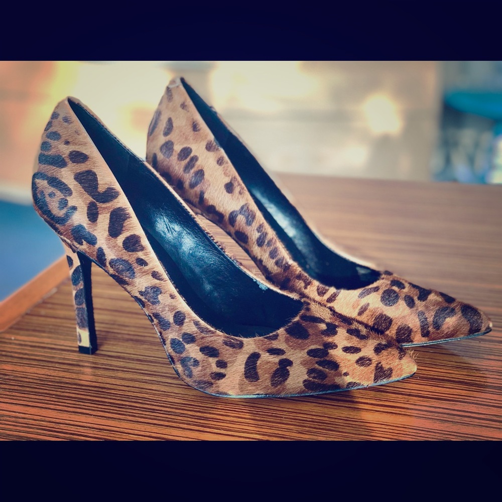 BCBG pony hair leopard print size 9 9.5 10 heels